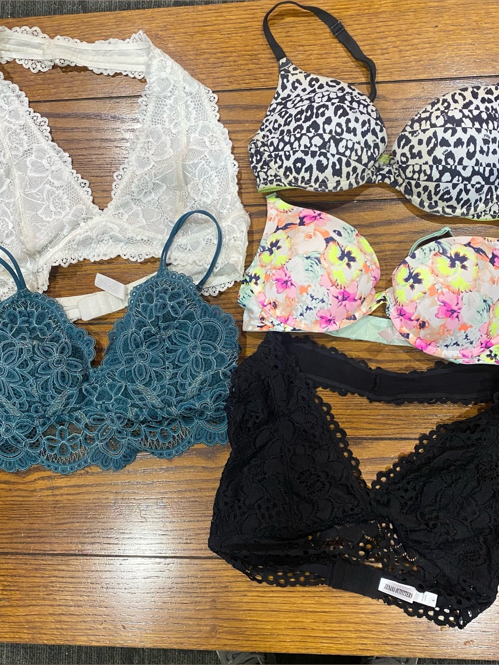 Women’s Floral & Lace Bra Set - Victoria Secret PINK 34b. All same size